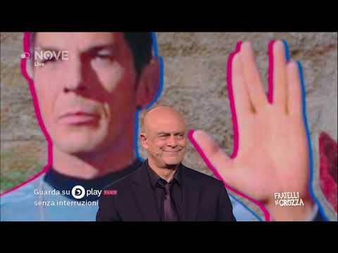 Crozza e il monologo sul saluto romano