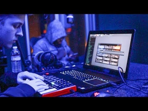 Nick Mira Making Beats W/ Pyro MIDI Kit