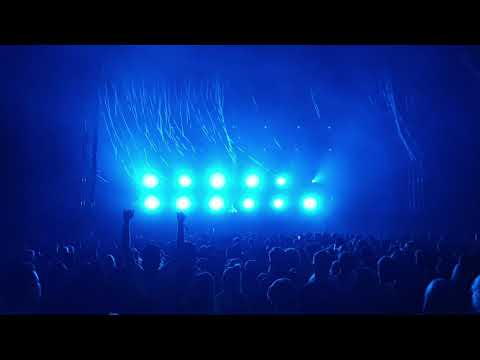 Eric Prydz playin Adeva - In and Out (Eric Prydz Remix)