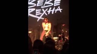 Bebe Rexha-Hey Mama/Take Me Home medley (Chicago,IL)