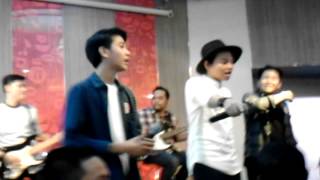 Download lagu Cjr-Tante linda at kfc kemang mp3