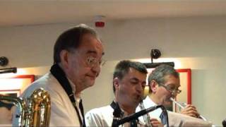 Thomas Winteler & his Jazz Serenaders -Petit Fleur.mpg
