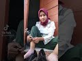 AWEK TUDUNG CANTIK DUDUK NGANGKANG