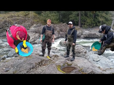 Mystery Creek Adventures S01E07 Hunting for GOLD along the bedrock!