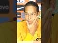 Valentijn Driessen probeert Virgil van Dijk uit de tent te lokken. ?