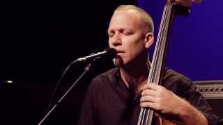 Avishai Cohen - Kumi Venetse Hasadeh (Live)
