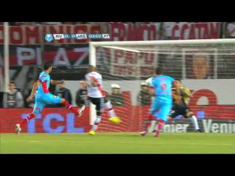 Atajada de Campestrini. River 0 - Arsenal 0. Fecha 9. Torneo Final 2013. Fútbol Para Todos