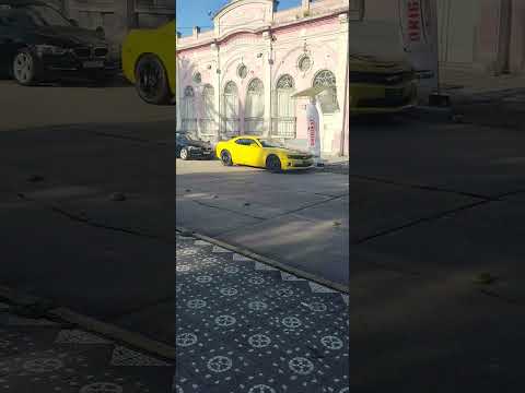 dando uma voltinha bem tranquila pelo parque principal de santa vitória + um Chevrolet Camaro SS ali