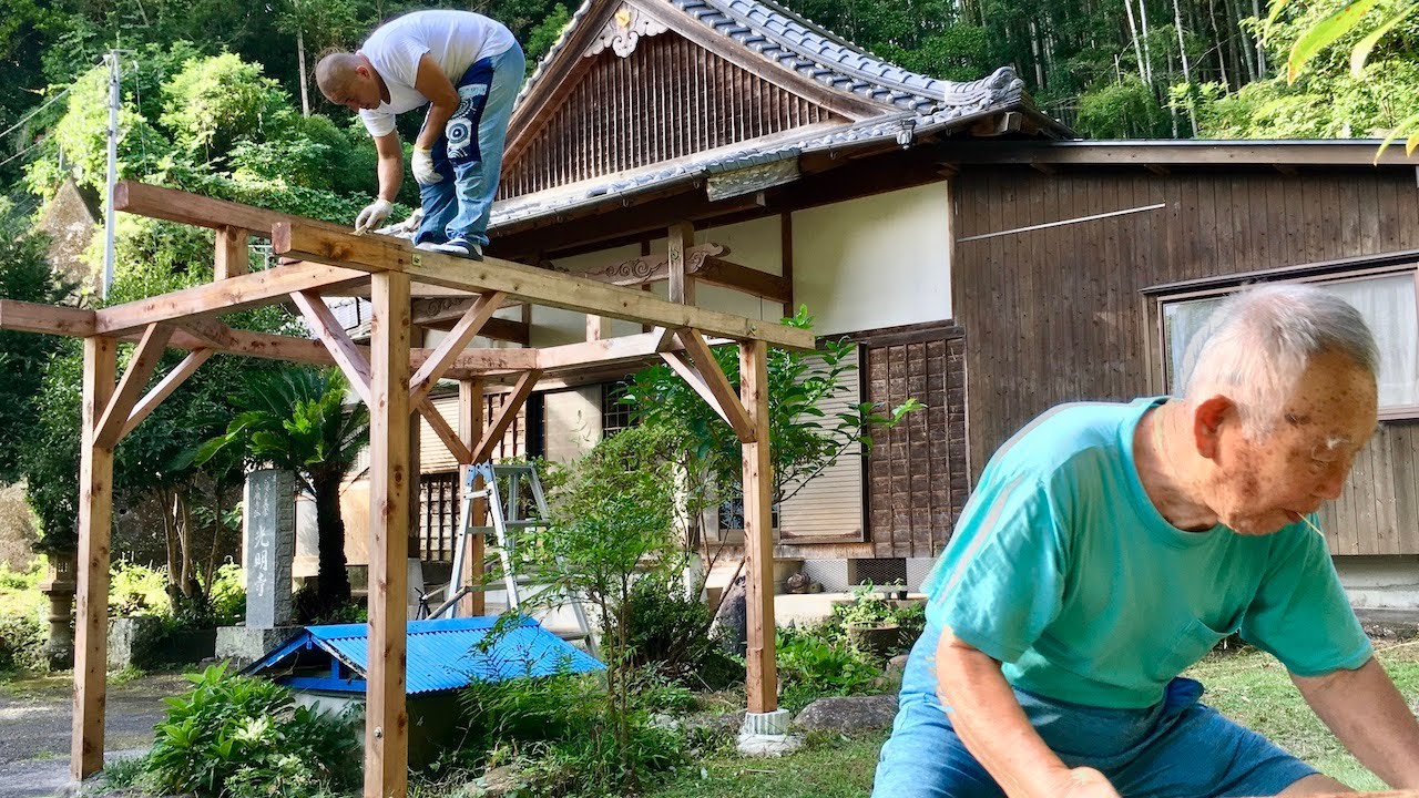 大工と作る。竹屋根の防災井戸。