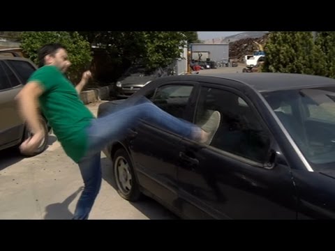 , title : 'Πώς σπάνε τα τζάμια σε ένα αυτοκίνητο - Απεγκλωβισμός'