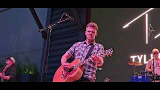 Tyler Hilton, Pink &amp; Black