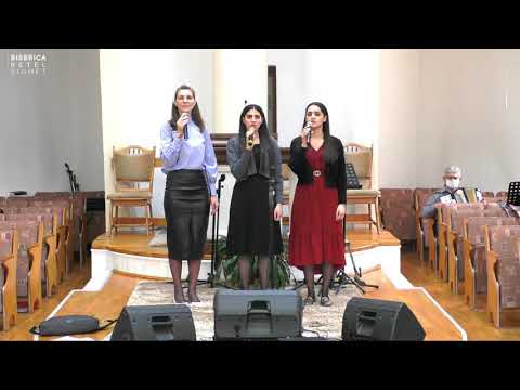 Surorile Bumbar şi Mia Suciu - Sunt un mesager rătăcitor prin lume