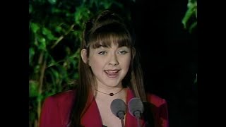 Charlotte Church: Pie Jesu (1999), live performance at the age of 13.
