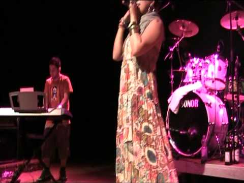 Lou Lettow & Giu Todaro- Don't let go @ Lyz