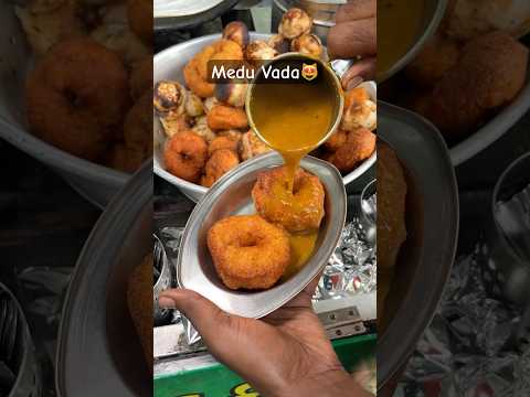 Nagpur Famous Medu Vada In Just 40/-😻 | Indian Street Food #shorts