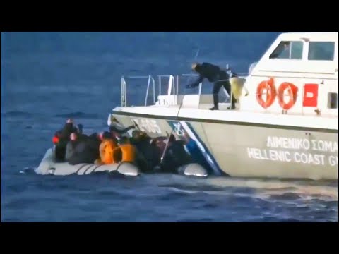 Σκάφος του λιμενικού πυροβολεί βάρκα με πρόσφυγες