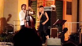 Musica Nuda Qui tra poco pioverà