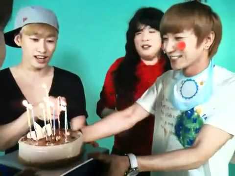 100701 Super Junior Eunhyuk TwitVid  Leeteuk Gets Caked