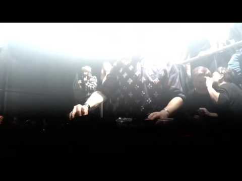 Dixon @ La Machine Du Moulin Rouge playing Trikk - Proto-Rhyt