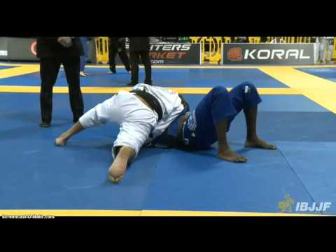 Roger Coelho IBJJF Masters Seniors 2013 Fight 1