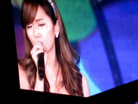 [FANCAM] 111210 GG Tour in SG 2nd night - almost