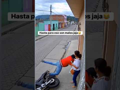 🤣🤣Intento de atraco fallido: la moto los delató”