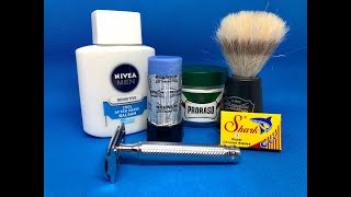 Klassische Rasur - Mühle R89, Shark Super Chrome Blades, Wilkinson Sword- Pinsel und Seife-Stick