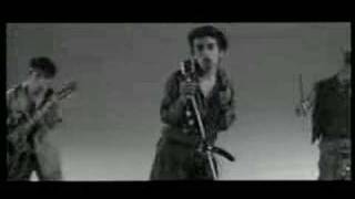 Los Prisioneros - No necesitamos Banderas