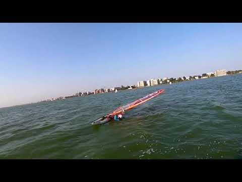 Waterstart in low wind- Clew first waterstart-Windsurfing Academy - Piccadilly Mamaia