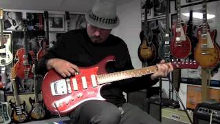 Video thumbnail for 1970s Ural USSR Electric Guitar Demo by drowninginguitars