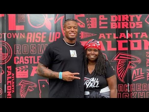 Atlanta Falcons Nation - Lisa visits the Detroit Lions stadium for the 1st away game