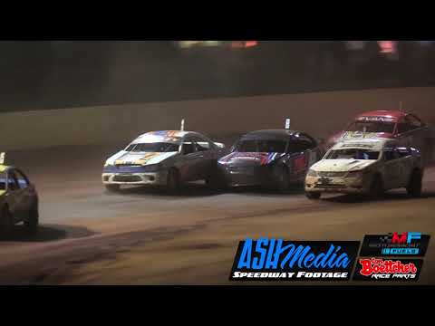 Heat Race of the Night: Production Sedans - Maryborough Speedway - 13.04.2019