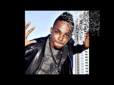 YT (Ft Roscoe Dash) - Bitch Im In The Building