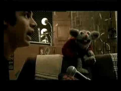 רד בנד- Red Band- עם אביב גפן- People are Strange