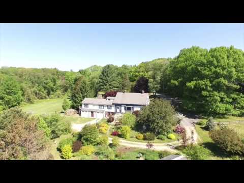 385 Chestnut St, Uxbridge MA - Maureen Harmonay - Tel 978-502-5800