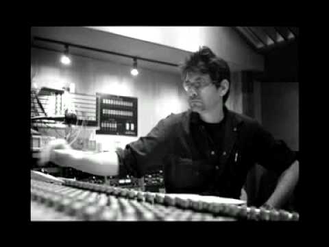 Steve Albini talks about some of his recording techniques.mp4