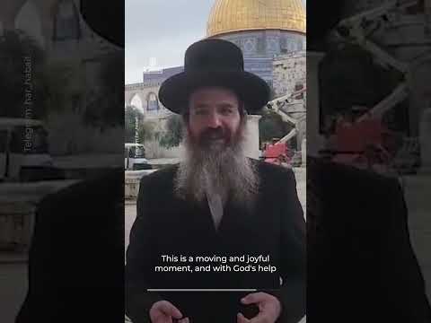 Israeli settlers storm Al-Aqsa Mosque compound after reopening