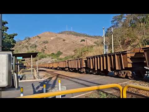TREM DE MINÉRIO VAZIO EM ANTÔNIO DIAS MG SENTIDO BH AS 16H29MIN DO DIA 10/05/2025!MMAQUINISTA FELIZ!