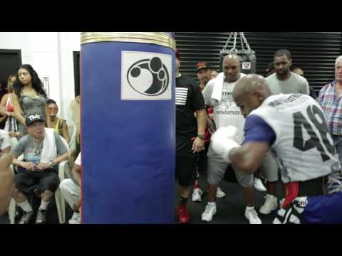 Floyd Mayweather training (Video: SHOWTIME ALL ACCESS)