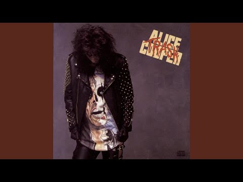 download lagu mp3 mp4 Alice Cooper Trash, download lagu Alice Cooper Trash gratis, unduh video klip Alice Cooper Trash