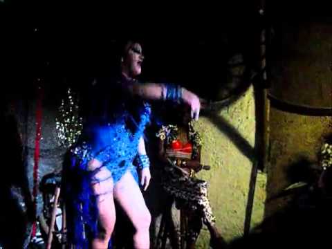 Mikaela Pitt 'Bate Cabelo' e Mulher Feijoada Chimus Bar