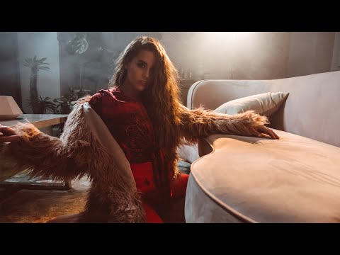 Zealyn - So Damn Charming (Official Music Video)