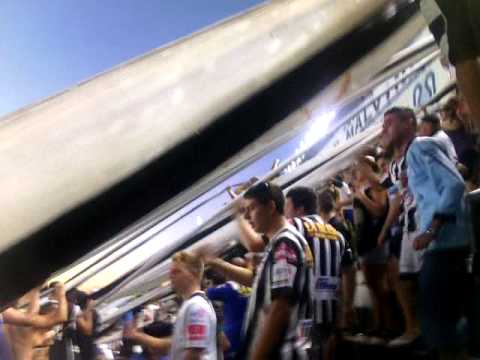 "Ruso siempre fuiste un Chamullo - All Boys" Barra: La Peste Blanca &bull; Club: All Boys