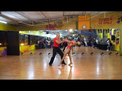 Deklan Guzmán y Julia Carlin, coreografía de bachata para el World Salsa Summit 2018