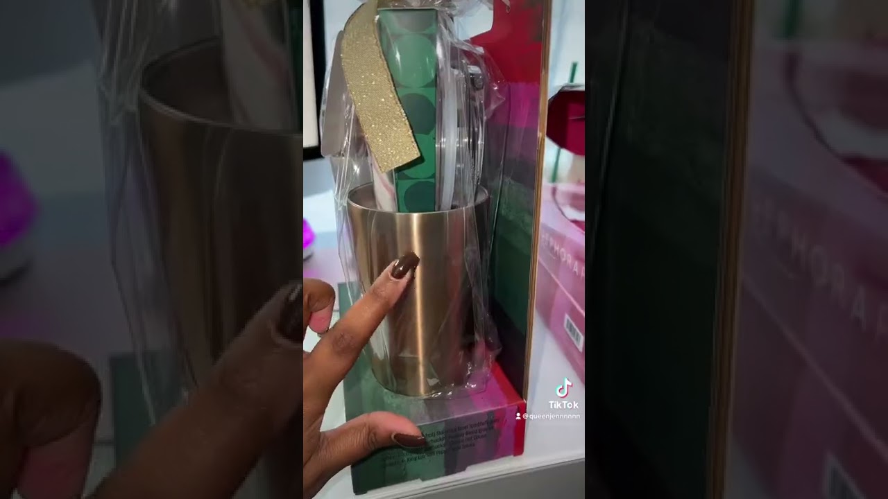 Costco finds Starbucks gift set!! #starbucks #starbucksholiday #costcofinds #costco #costcohaul