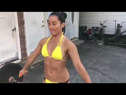 Crossfit workout - Stacia -Al Mahoe, pro CrossFitter from Hawai