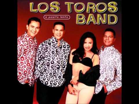 A Pasito Lento (En Vivo) - Los Toros Band