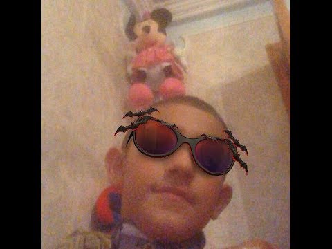 mafya babasi akbaba kürşadin adami evimi basdi.    (kisa film)