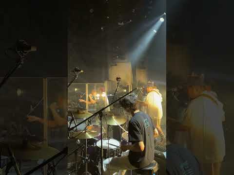 Es una canción de amor decisiva #EnVivo #Verano #Deseo para el verano #Batería