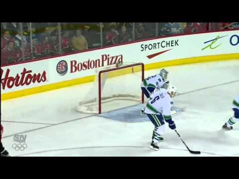 Canucks Vs Flames - Alex Burrows Shorthanded 1-0 Goal 4/5/12 [HD]